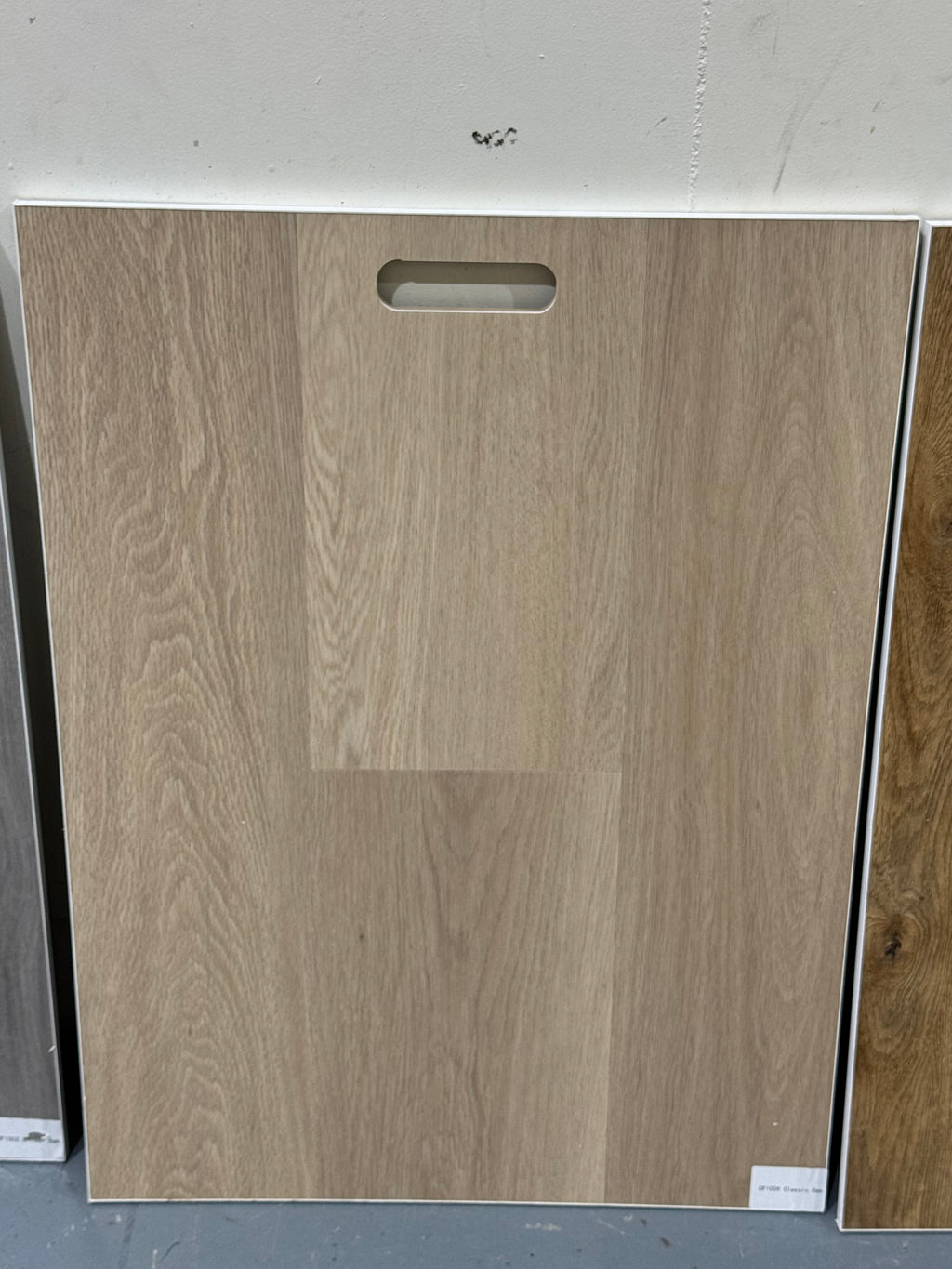 Classic Oak – 7.5mm SPC Hybrid Flooring (1.4m² per Box)
