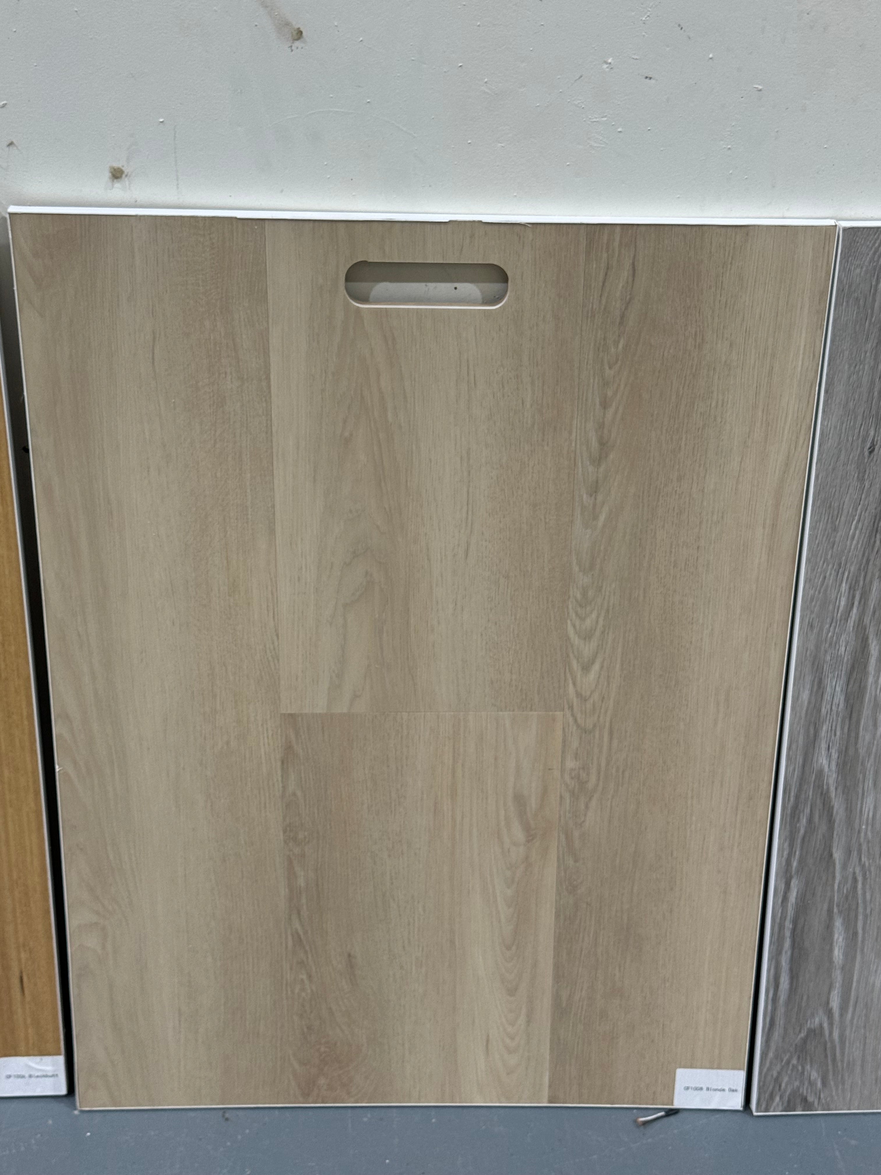 Blonde Oak – 7.5mm SPC Hybrid Flooring (1.4m² per Box)