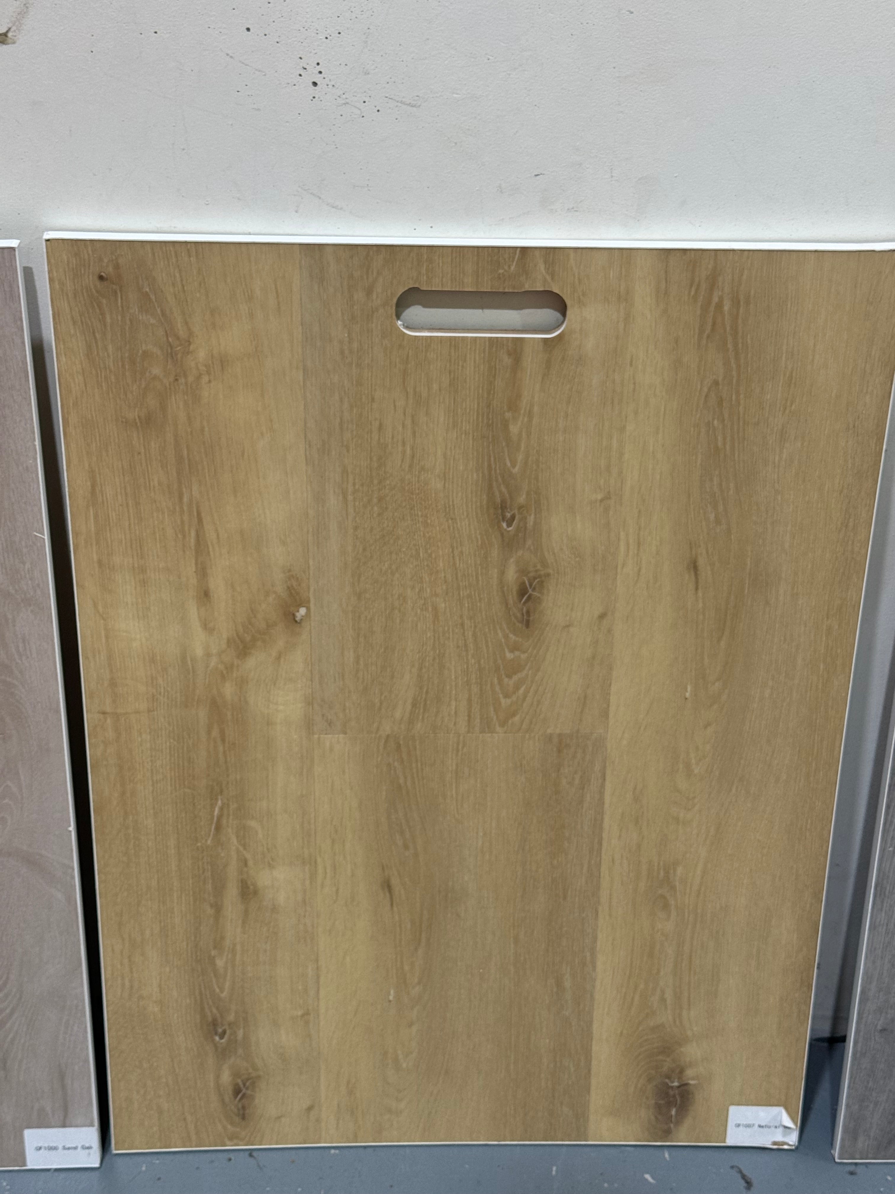 Natural Oak – 7.5mm SPC Hybrid Flooring (1.4m² per Box)