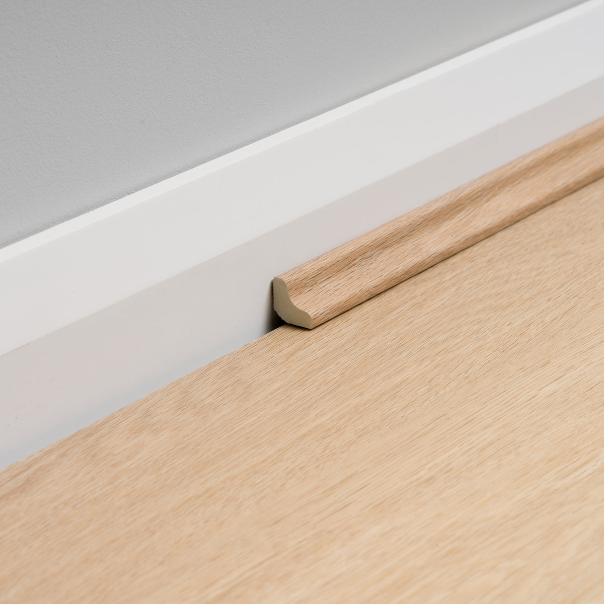 2.4m Classic Oak WPC Scotia